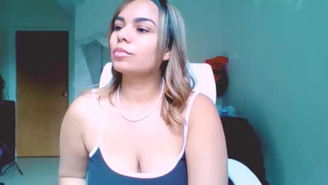 Snapshot of diosadeluniverso_ chatting on December 3, 7:01 pm diosadeluniverso_ online show from December 3, 7:01 pm