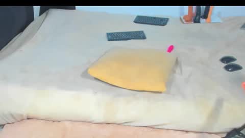 Snapshot of dip_chocolate chatting on March 11, 12:44 am chocolate online show from March 11, 12:44 am