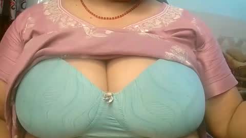 Snapshot of dipa2345 chatting on October 31, 4:30 pm dipa2345 online show from October 31, 4:30 pm