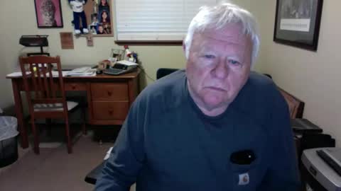 dirtrider195080438 online show from May 20, 3:24 am