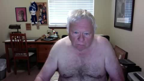 dirtrider195080438 online show from May 28, 4:26 pm