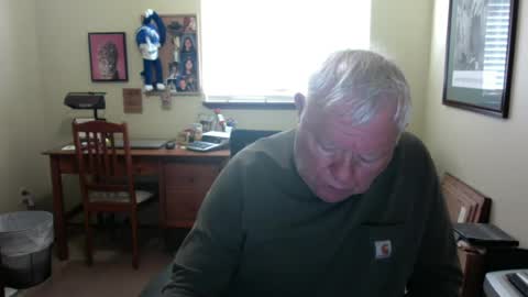 dirtrider195080438 online show from June 19, 5:17 pm