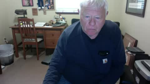 dirtrider195080438 online show from July 9, 8:02 pm