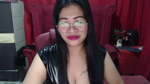 Snapshot of dirtyfungirl chatting on December 5, 2:22 pm LatexQueen online show from December 5, 2:22 pm