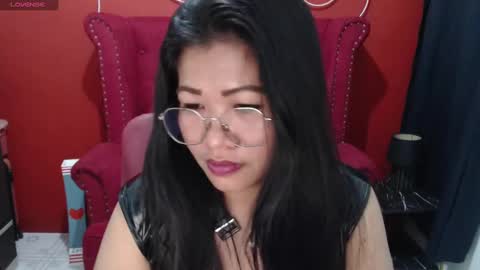 Snapshot of dirtyfungirl chatting on December 15, 7:31 pm LatexQueen online show from December 15, 7:31 pm