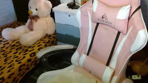 Snapshot of dirtylexa31 chatting on October 10, 1:37 am LEXA online show from October 10, 1:37 am