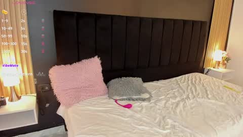 Soffie - Valentina - Yuya  Astro online show from June 12, 11:57 pm