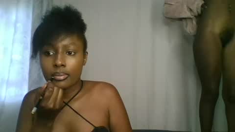 Snapshot of disah_002 chatting on July 12, 11:12 am disah_002 online show from July 12, 11:12 am