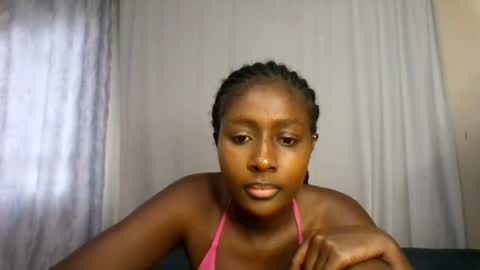 Snapshot of disah_002 chatting on August 3, 9:04 am disah_002 online show from August 3, 9:04 am