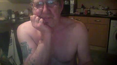 Snapshot of discovery63 chatting on December 5, 8:00 pm discovery63 online show from December 5, 8:00 pm