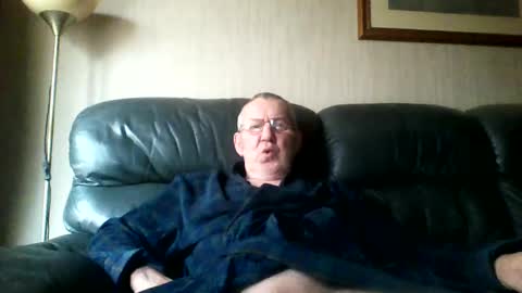 Snapshot of discovery63 chatting on December 29, 2:10 pm discovery63 online show from December 29, 2:10 pm