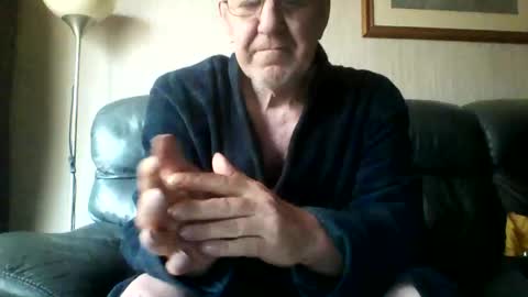 Snapshot of discovery63 chatting on December 30, 11:15 am discovery63 online show from December 30, 11:15 am