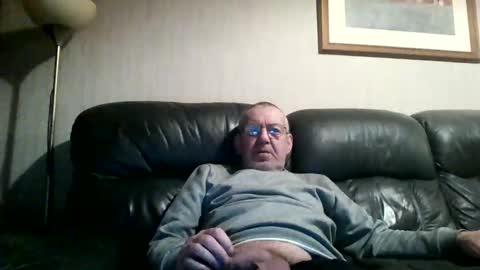 Snapshot of discovery63 chatting on February 8, 8:53 pm discovery63 online show from February 8, 8:53 pm