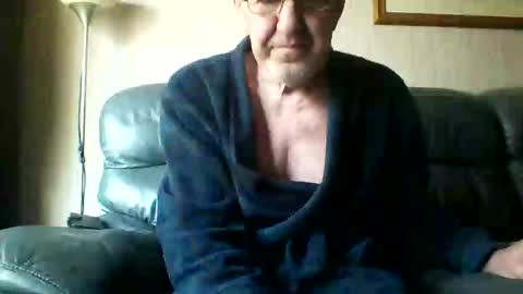 Snapshot of discovery63 chatting on February 18, 11:44 am discovery63 online show from February 18, 11:44 am