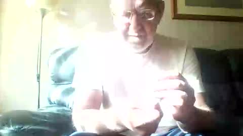 Snapshot of discovery63 chatting on October 5, 10:46 am discovery63 online show from October 5, 10:46 am