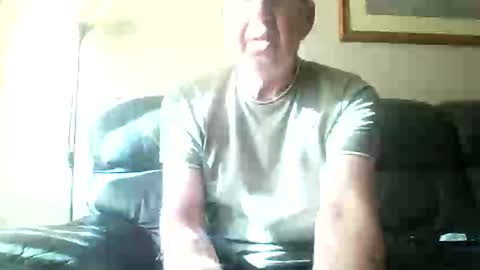 Snapshot of discovery63 chatting on October 12, 11:31 am discovery63 online show from October 12, 11:31 am