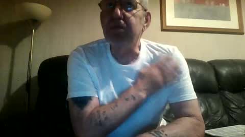 Snapshot of discovery63 chatting on November 8, 6:51 pm discovery63 online show from November 8, 6:51 pm