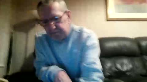 Snapshot of discovery63 chatting on January 6, 5:05 pm discovery63 online show from January 6, 5:05 pm