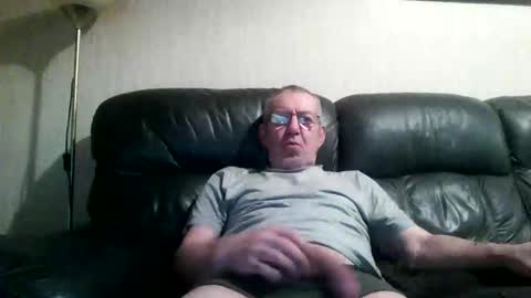 Snapshot of discovery63 chatting on February 3, 7:19 pm discovery63 online show from February 3, 7:19 pm