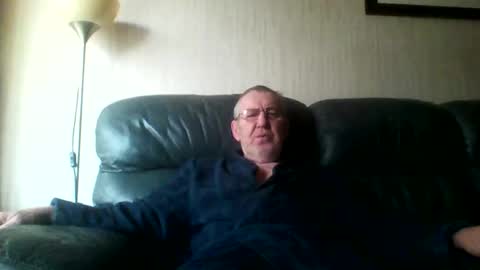 Snapshot of discovery63 chatting on February 22, 11:53 am discovery63 online show from February 22, 11:53 am