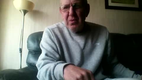 Snapshot of discovery63 chatting on March 5, 12:12 pm discovery63 online show from March 5, 12:12 pm