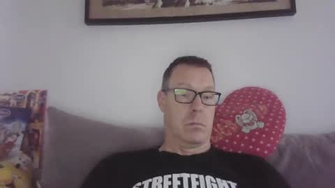 Snapshot of disney0988 chatting on December 9, 8:11 am disney0988 online show from December 9, 8:11 am