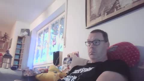 Snapshot of disney0988 chatting on December 10, 6:44 am disney0988 online show from December 10, 6:44 am