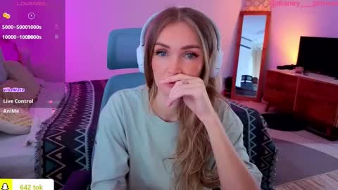 Snapshot of disney__princess chatting on November 13, 3:49 am JASMINE online show from November 13, 3:49 am