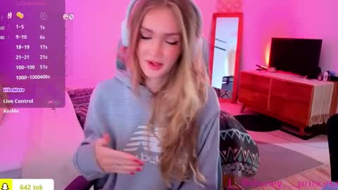 Snapshot of disney__princess chatting on December 3, 5:04 am JASMINE online show from December 3, 5:04 am