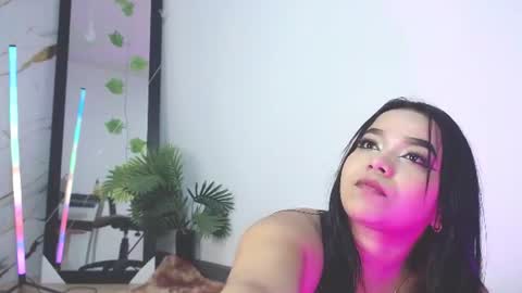 disyamil_pineda online show from June 10, 2:56 am