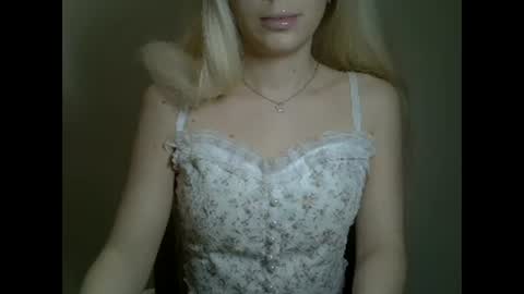 DitaMilton online show from December 23, 9:51 pm