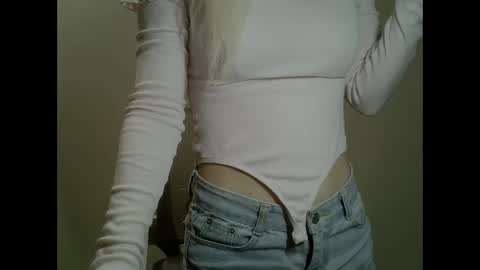 DitaMilton online show from February 1, 2:34 pm