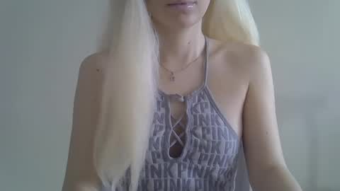 DitaMilton online show from February 4, 10:10 am