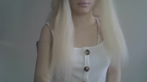 DitaMilton online show from March 8, 6:43 am