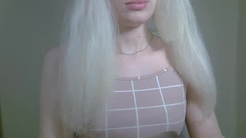 DitaMilton online show from October 15, 7:36 pm