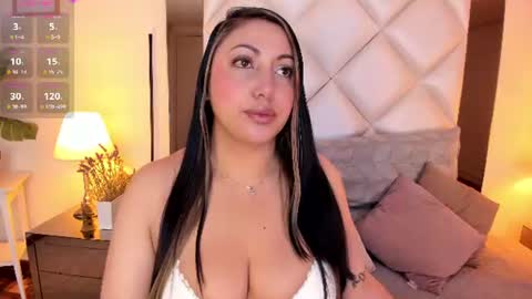 Snapshot of diva_curvi chatting on July 16, 11:05 am Lizz online show from July 16, 11:05 am