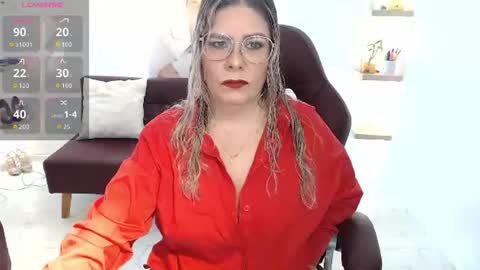 Snapshot of diva_milf chatting on July 30, 3:11 pm Diva online show from July 30, 3:11 pm