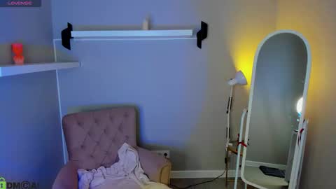 divarousee online show from March 16, 1:22 am