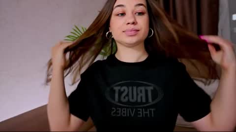 Snapshot of divetagrace chatting on February 28, 4:53 pm Tia online show from February 28, 4:53 pm