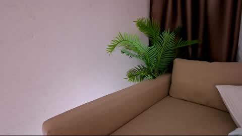 Snapshot of divetagrace chatting on March 1, 4:54 pm Tia online show from March 1, 4:54 pm