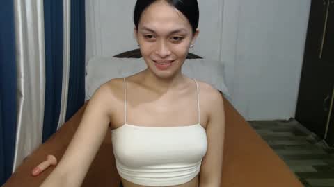 Snapshot of divina_graciaxx chatting on February 1, 2:34 pm DIVINA online show from February 1, 2:34 pm