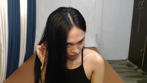 Snapshot of divina_graciaxx chatting on March 4, 2:06 am DIVINA online show from March 4, 2:06 am