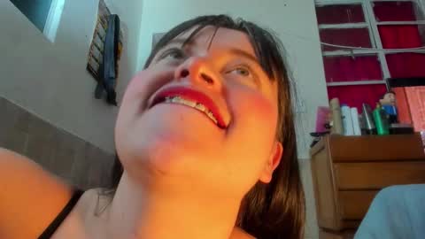 Snapshot of divine_emma chatting on October 11, 4:16 pm divine_emma online show from October 11, 4:16 pm