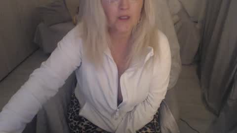 Alexxa online show from April 13, 7:52 pm