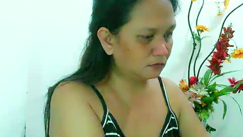 Snapshot of divinegrace10 chatting on December 21, 2:26 pm Divine Grace Close To Your Hear online show from December 21, 2:26 pm