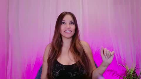 DivineLynn online show from January 19, 6:53 pm