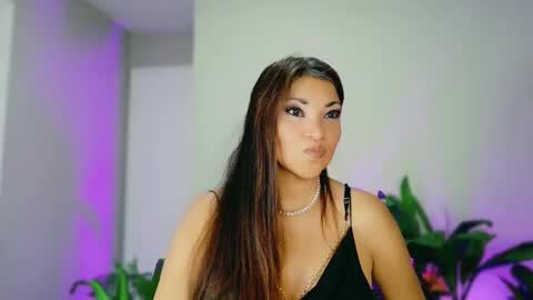 DivineLynn online show from December 14, 3:28 pm