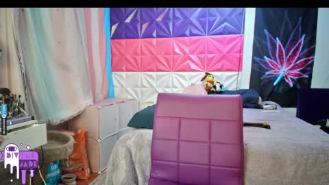 Snapshot of divynejade chatting on December 24, 7:49 am Jade Divyne online show from December 24, 7:49 am