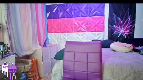 Snapshot of divynejade chatting on December 27, 4:47 am Jade Divyne online show from December 27, 4:47 am