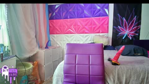 Snapshot of divynejade chatting on December 28, 3:58 am Jade Divyne online show from December 28, 3:58 am